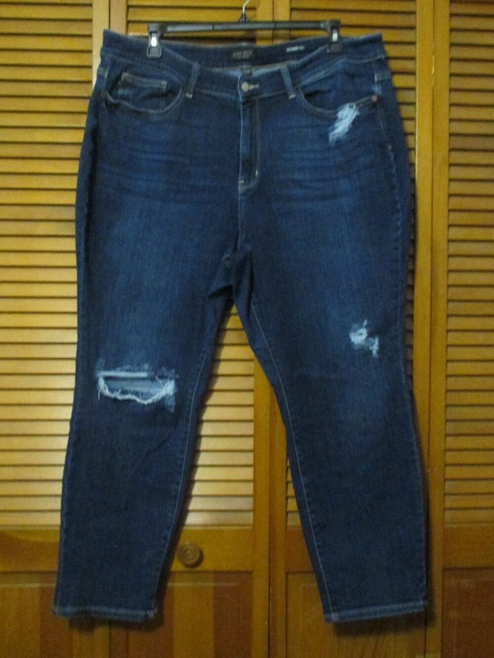 Judy Blue blue jeans boyfriend fit, distressed, stretch great condition size 22W